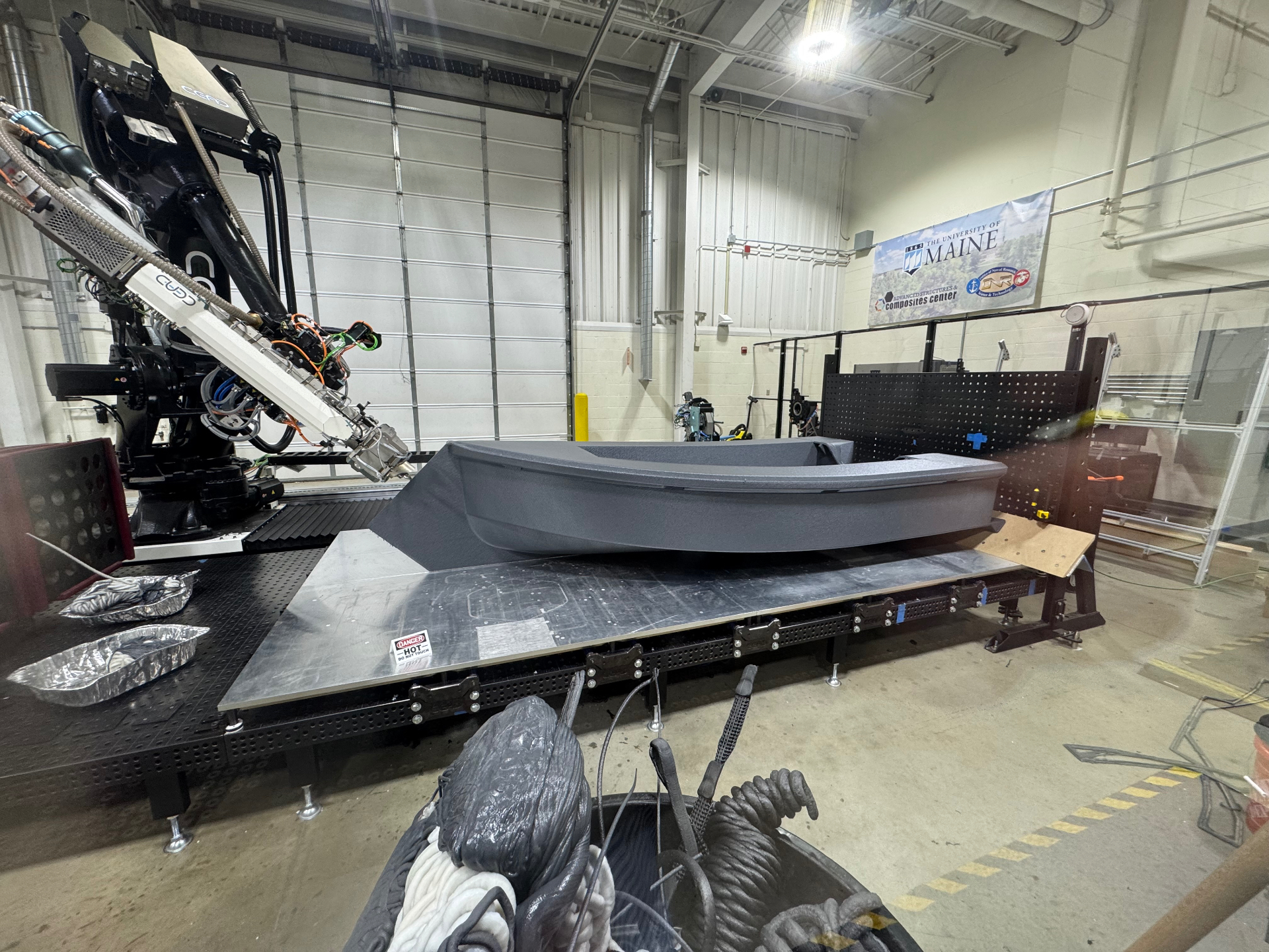Large-scale 3D printer producing boat hull